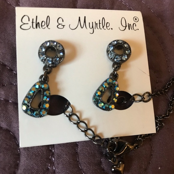 Blue Rhinestone Set - Picture 6 of 8